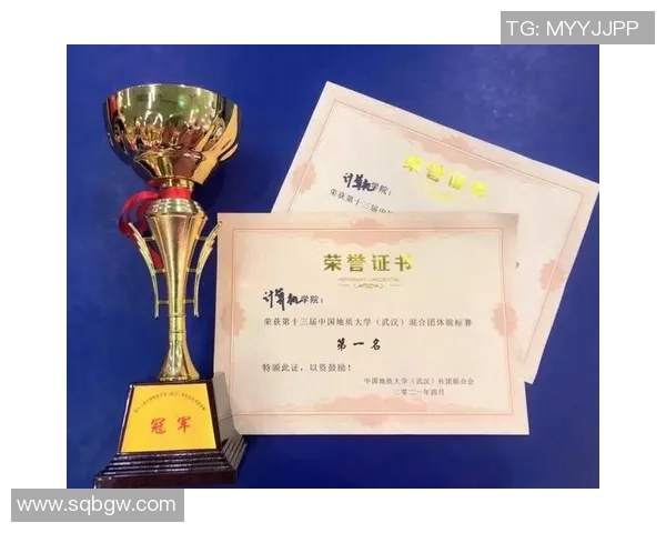 重庆羽毛球队在全国锦标赛积分榜上以63分稳居第一名展现强劲实力